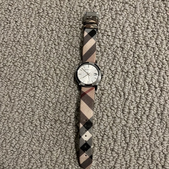 Burberry unisex watch